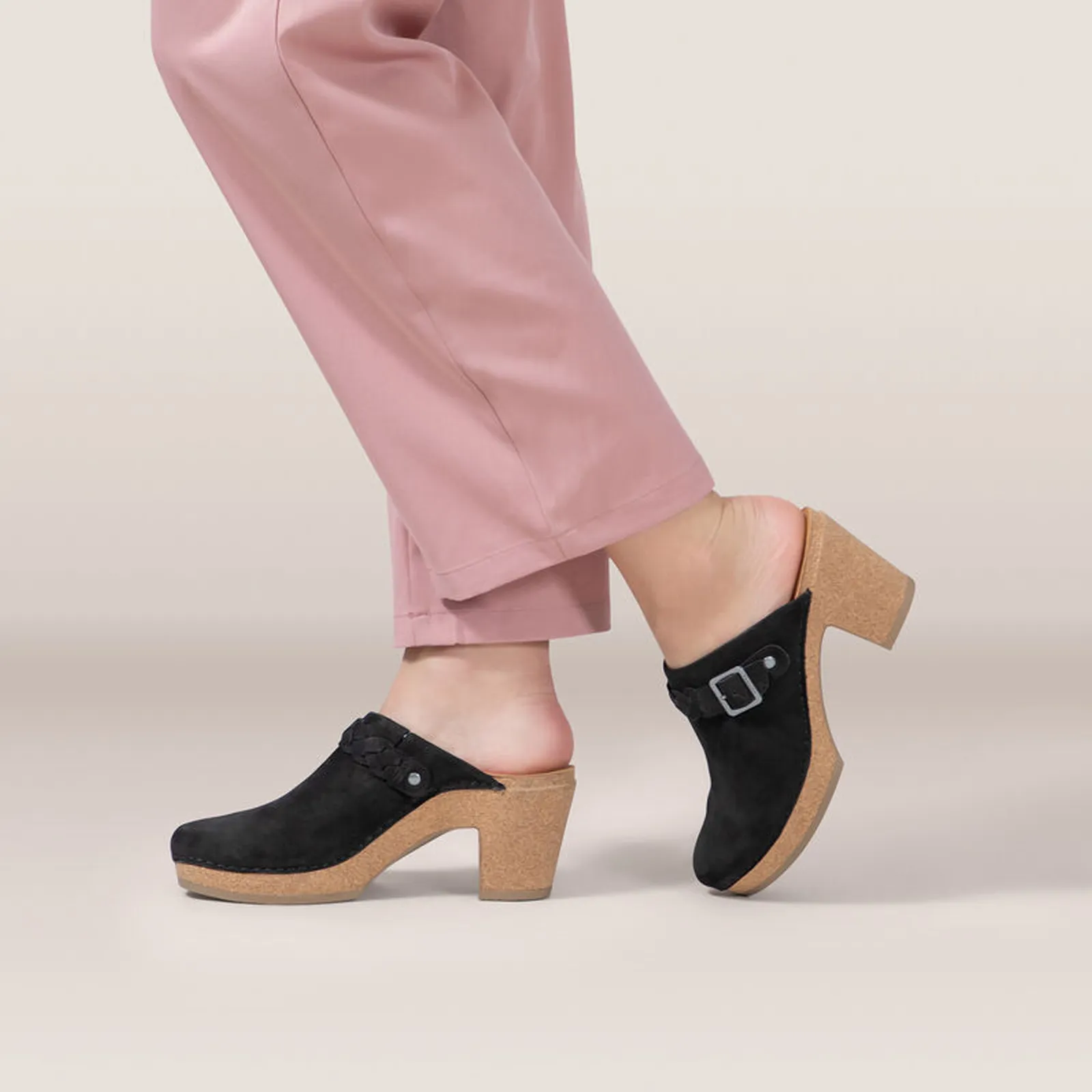 Aetrex Corey Heeled Clog (Women) - Black Nubuck
