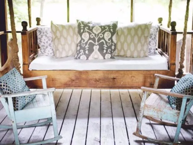 Traditional Swing Bed